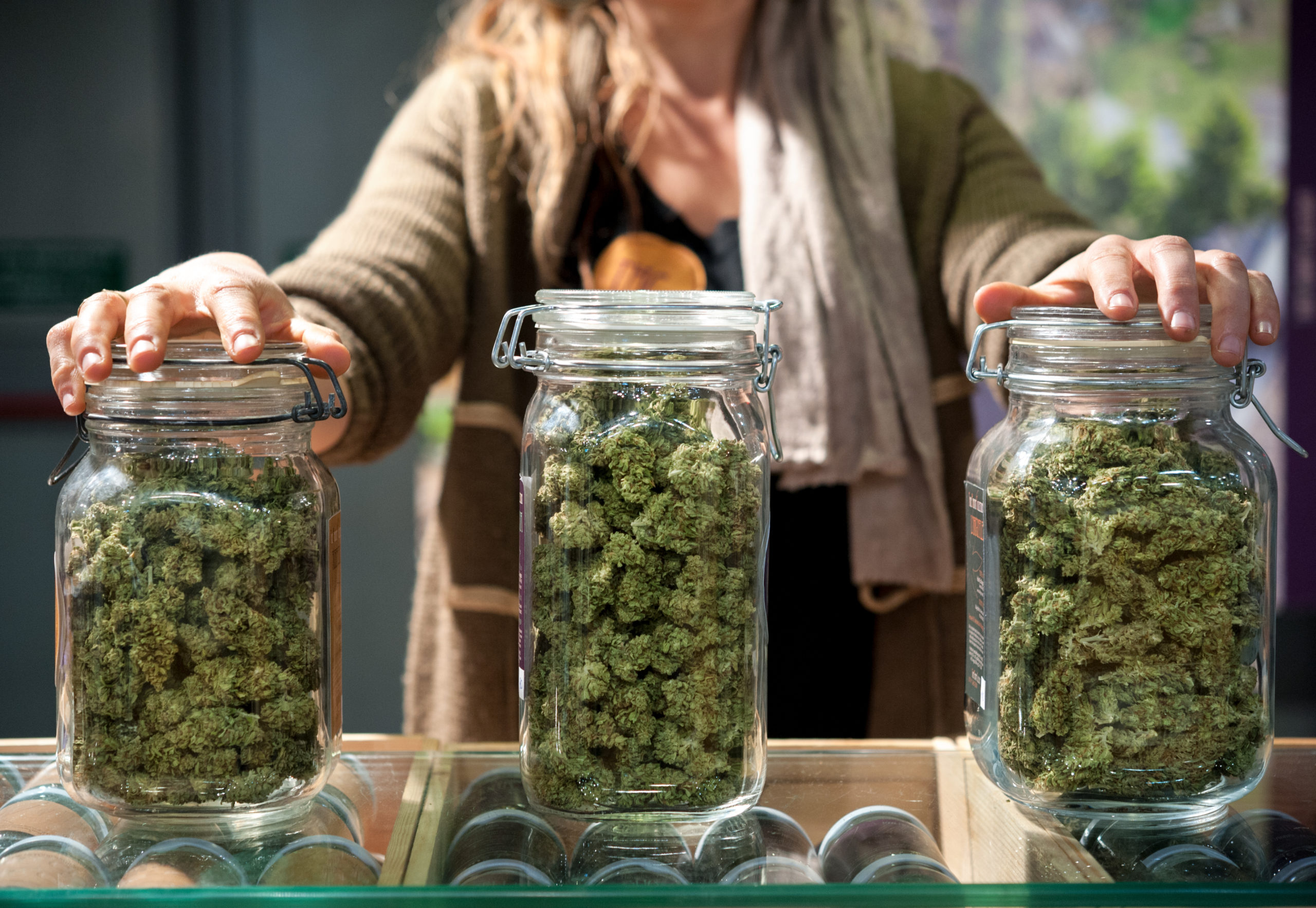 Find the best dispensary to Order weed online in a fairly secure way